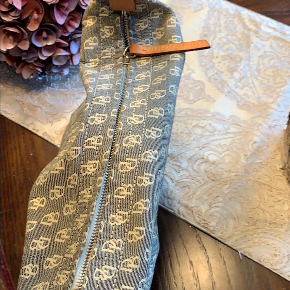 9x141/2” Dooney & Bourke Shoulder Bag - Picture 9 of 16